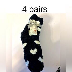 Marilyn Monroe plush crews 4 pair sock size 9-11 shoe 4-10 NWT